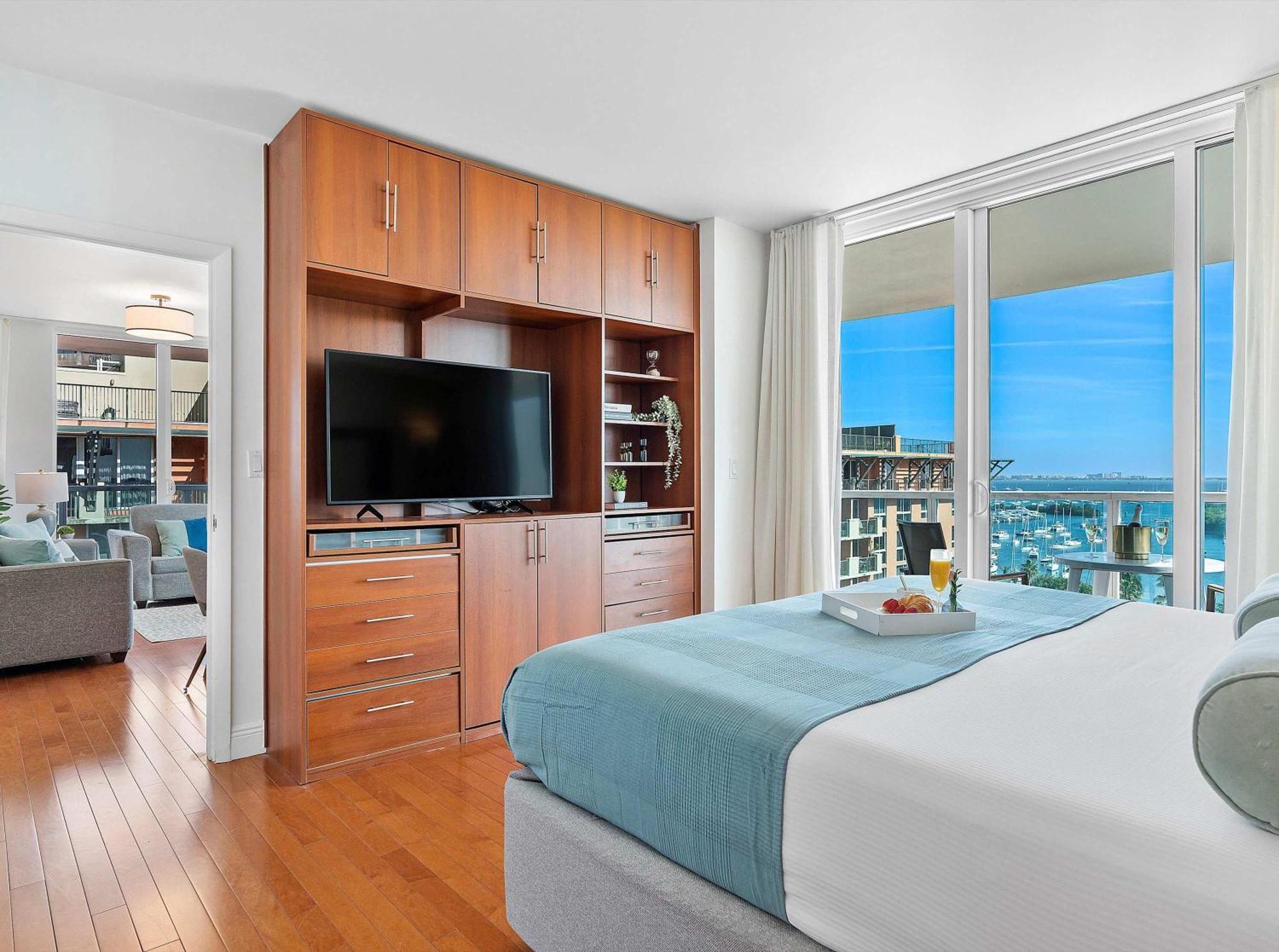 Mvr - Coconut Grove-s Oasis Of Comfort And Elegance