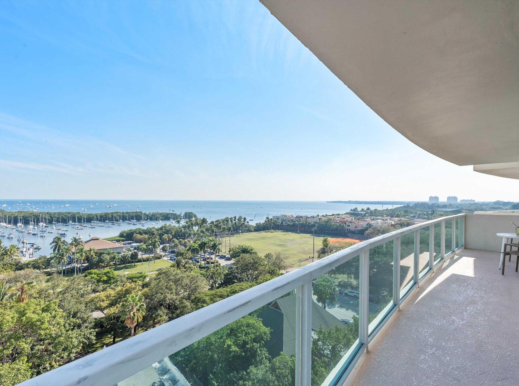 Apartment Mvr - Coconut Grove-s Oasis Of Comfort And Elegance *